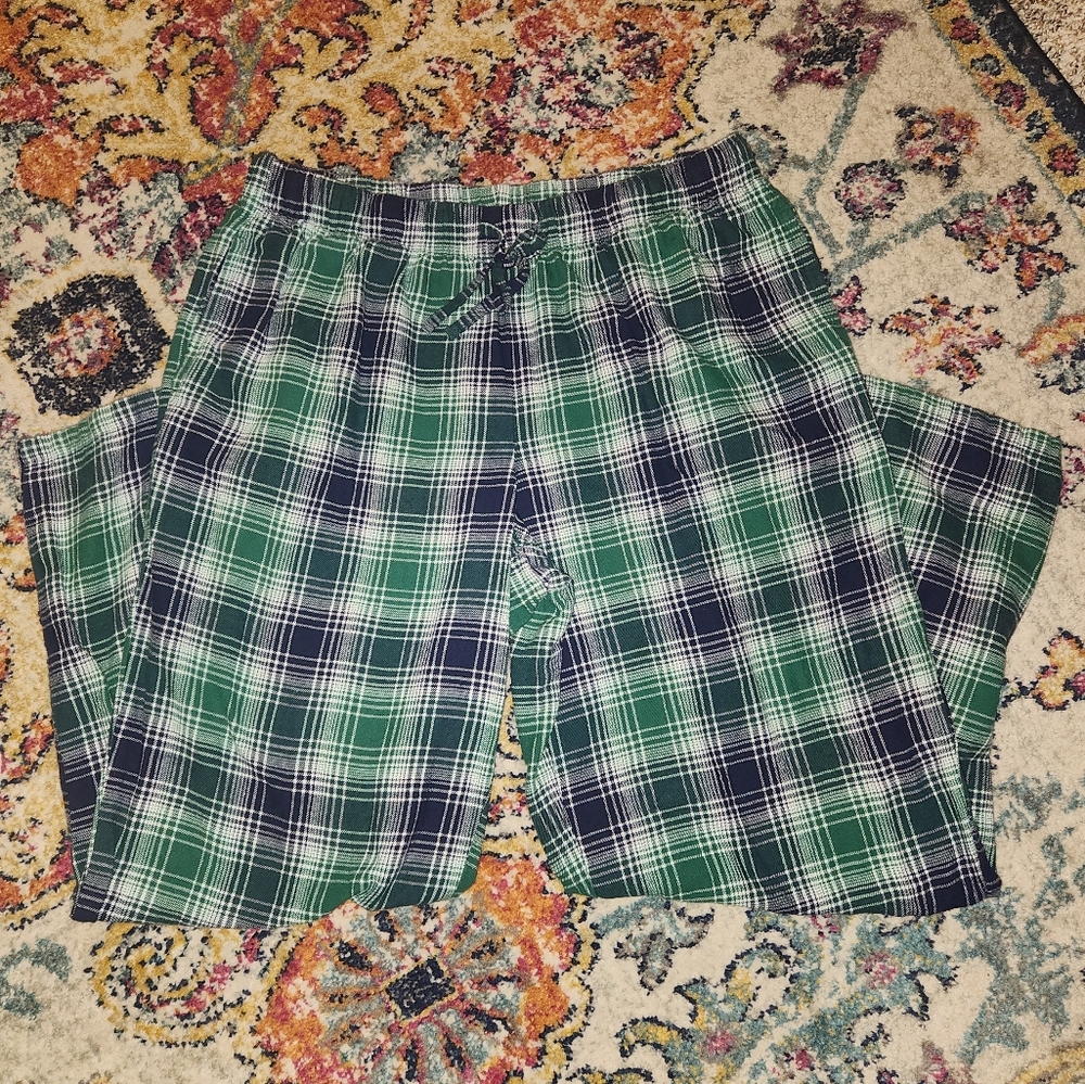 Liz Claiborne Green & Plaid Sleepwear Set - Picture 5 of 9